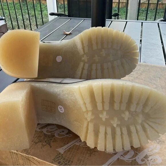 BNIB Free People James Chelsea Boots Off White Side Zip Womens Sz 7 - Picture 5 of 7